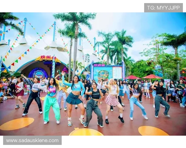 欢乐谷娱乐场举办丰富多彩的节日活动和主题派对，营造热烈欢乐的氛围